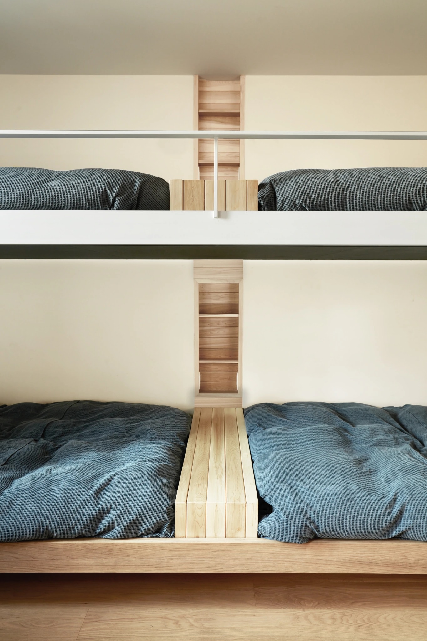 Les Blocs de Bois — YH2